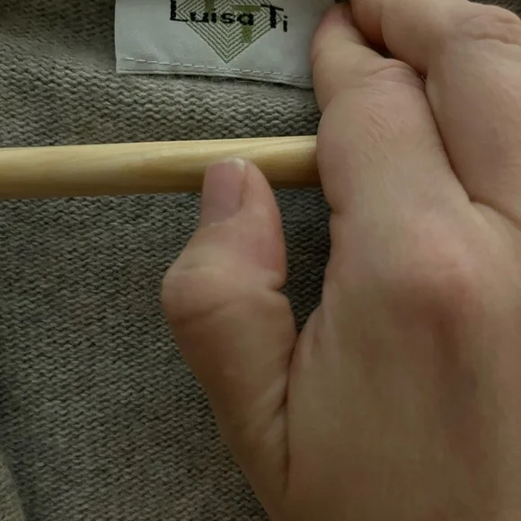 Over Sized V- Neck Cardigan - Picture 3 of 4